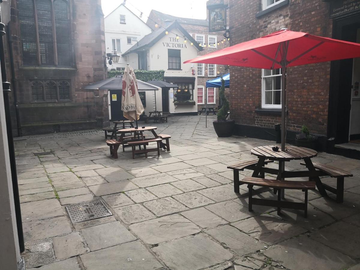 The Commercial Bar & Hotel Chester Esterno foto